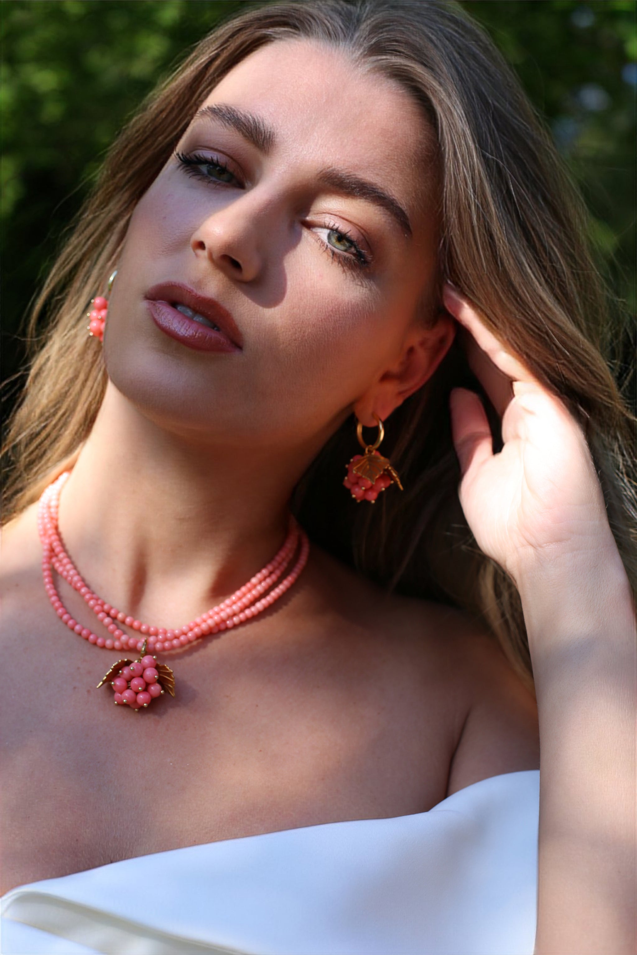 Grape pendant in Coral