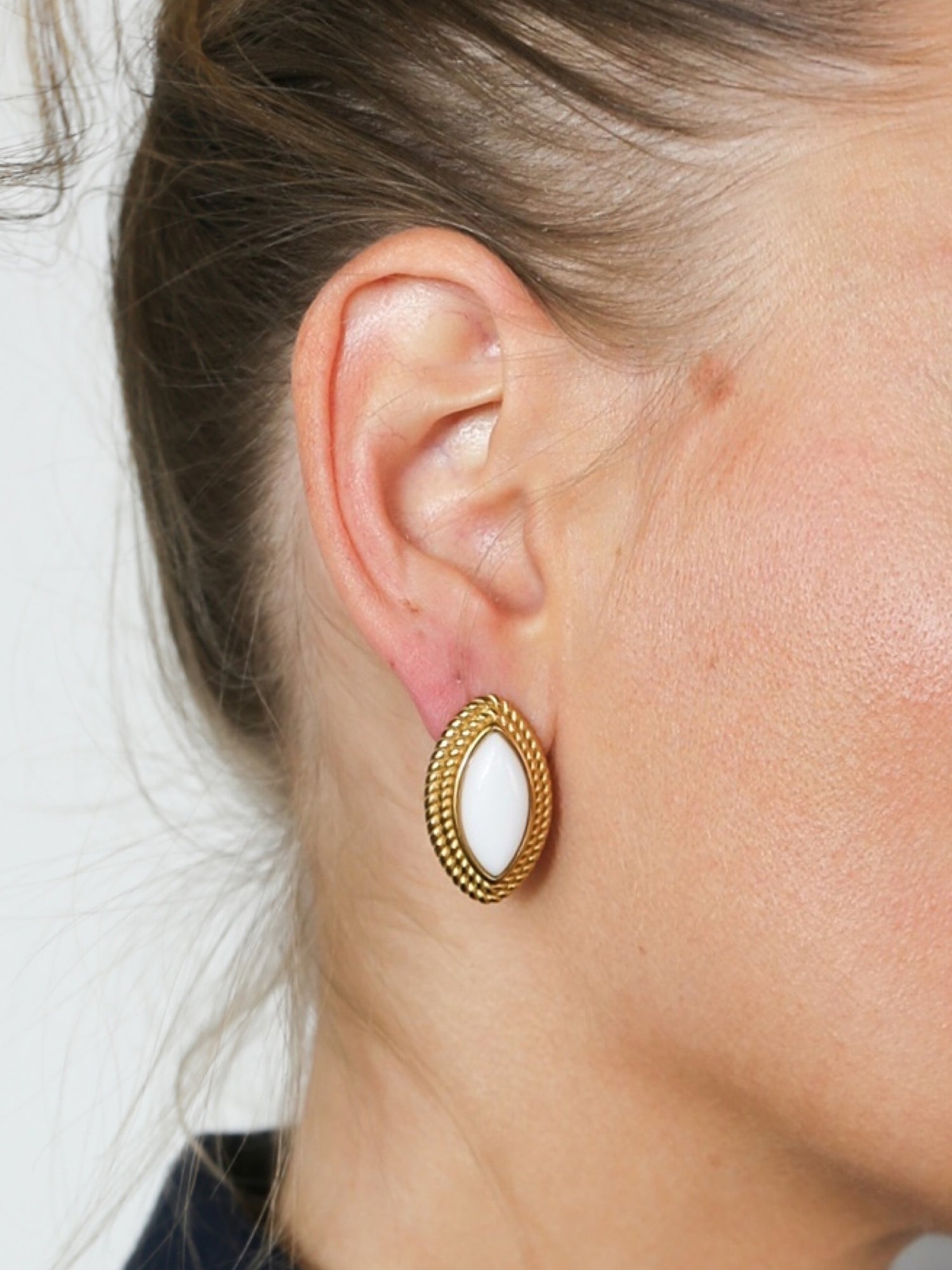 Mabel earrings - white