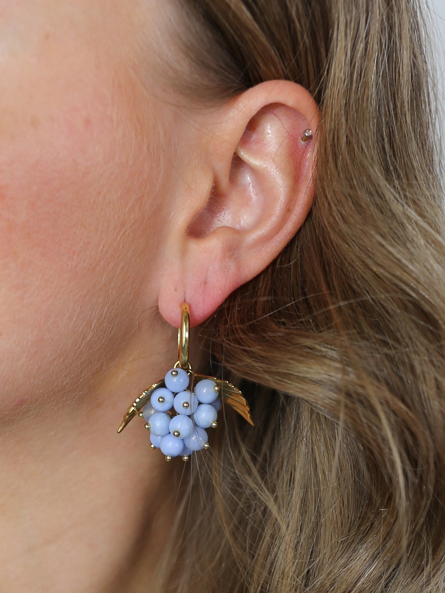 Grape earrings in blue Agate