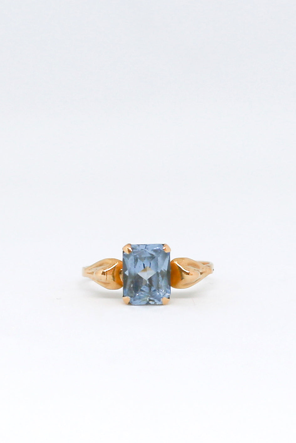 18kt. geel gouden ring met 2ct. Spinel