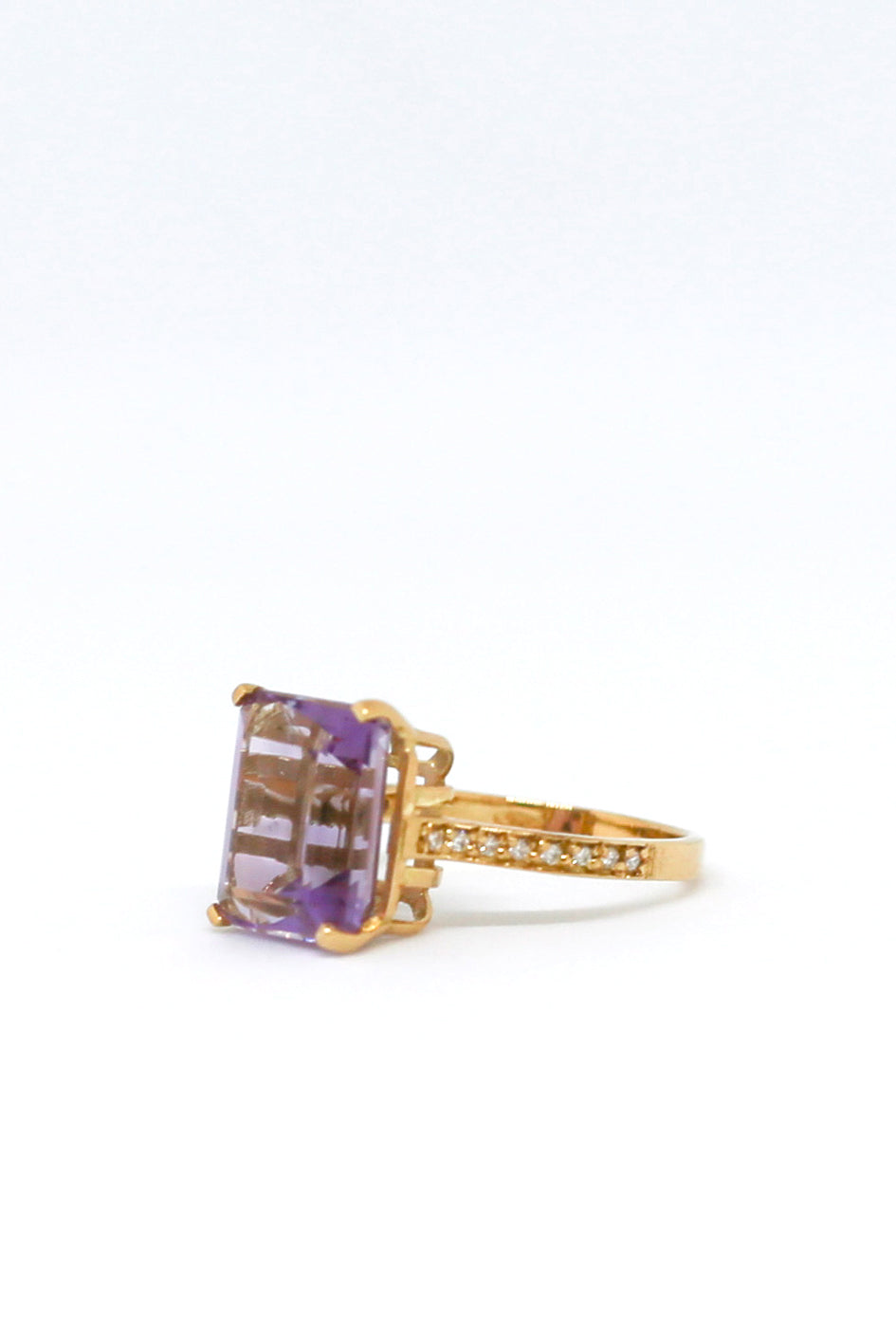 18 kt. geel gouden ring met 4.35 ct Amethis en Diamantent