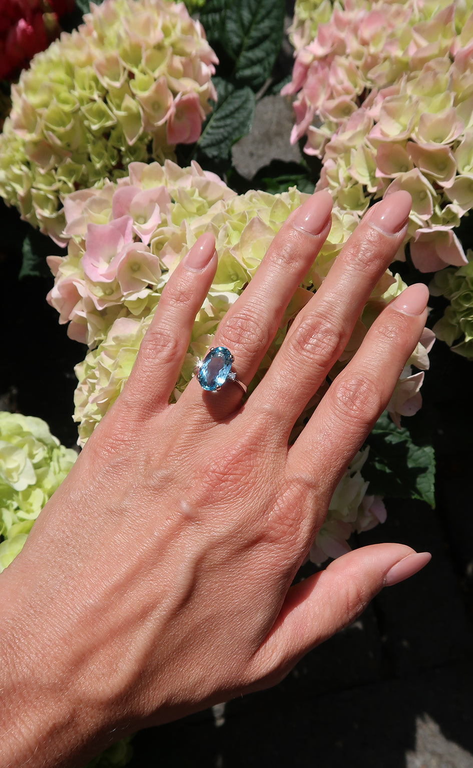 18kt. wit gouden ring met 3.7ct Topaas en Diamanten
