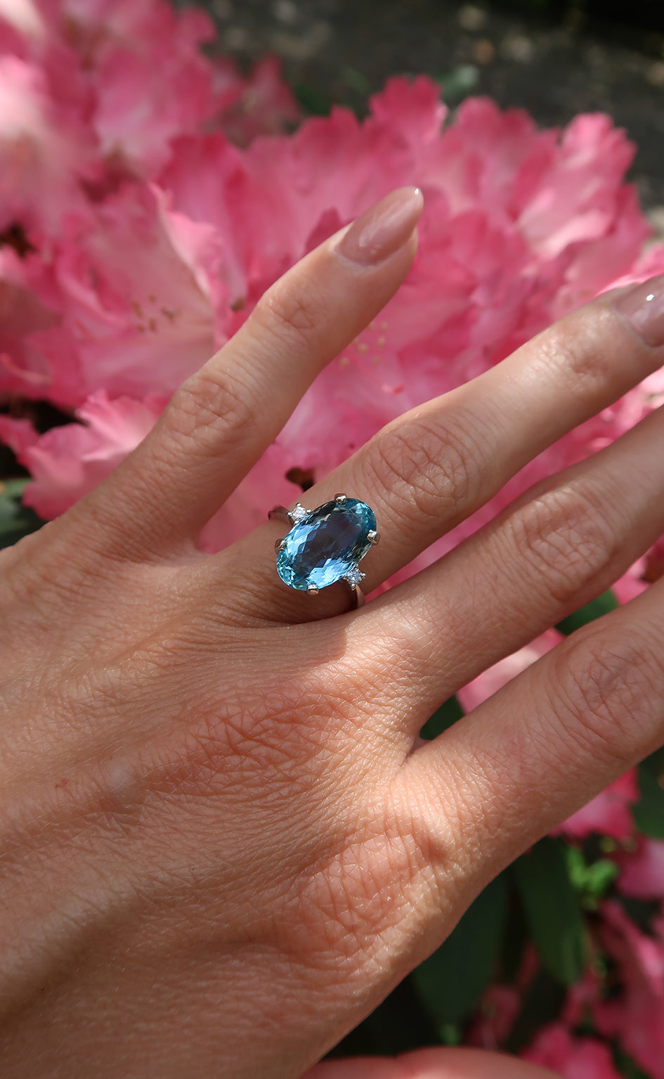 18kt. wit gouden ring met 3.7ct Topaas en Diamanten