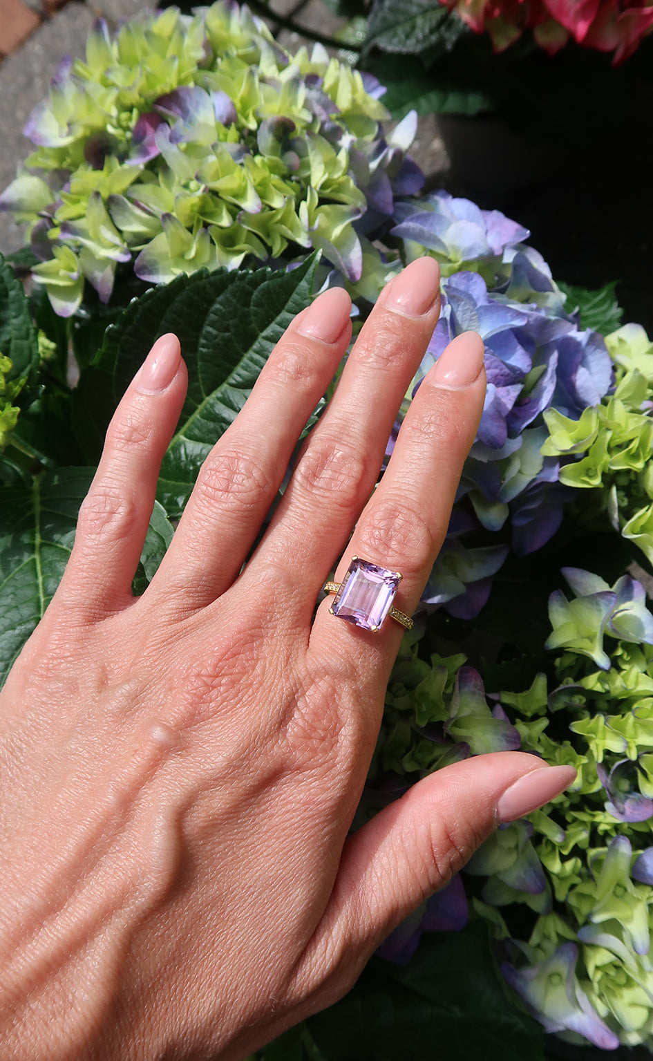 18 kt. geel gouden ring met 4.35 ct Amethis en Diamantent